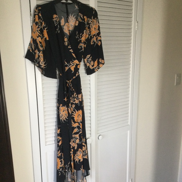 Zara Flutter Sleeve Wrap Dress - Picture 1 of 9